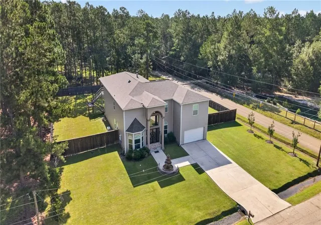 Photo 3 of Single family home for sale at 70178 Eike St, Abita Springs, LA 70420 | MLS# 2570732 | Listing updated on 2026-09-09