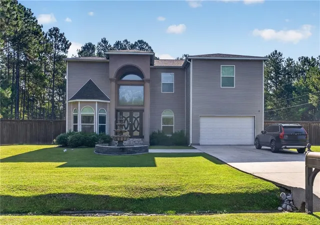 Photo 4 of Single family home for sale at 70178 Eike St, Abita Springs, LA 70420 | MLS# 2570732 | Listing updated on 2026-09-09