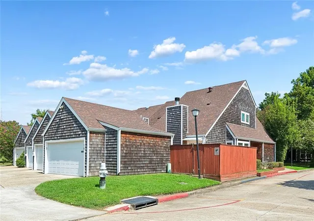 Photo 1 of Townhouse for sale at 18 Spinnaker Ln, New Orleans, LA 70124 | MLS# 2570989 | Listing updated on 2026-09-13