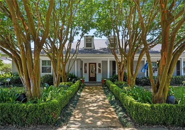 Photo 2 of Single family home for sale at 1400 New York St, New Orleans, LA 70122 | MLS# 2563113 | Listing updated on 2026-10-04