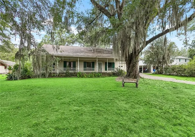 Photo 1 of Single family home for sale at 310 E Pearl Dr, Slidell, LA 70461 | MLS# 2570265 | Listing updated on 2026-08-31