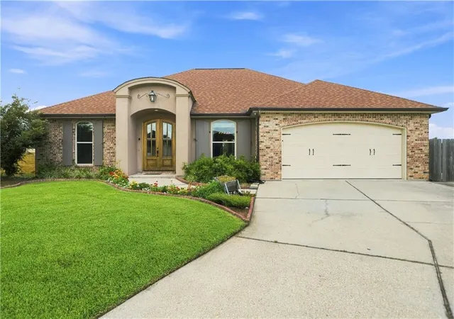 Photo 1 of Single family home for sale at 129 New Hope Rd, Belle Chasse, LA 70037 | MLS# 2571784 | Listing updated on 2026-09-15
