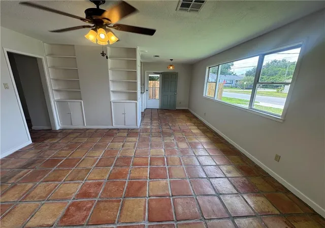 Photo 4 of Single family home for sale at 4510 Karen Ave, Jefferson, LA 70121 | MLS# 2571794 | Listing updated on 2026-10-06