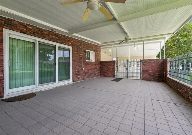 Photo 3 of Single family home for sale at 69 Derbes Dr, Gretna, LA 70053 | MLS# 2571912 | Listing updated on 2026-09-28