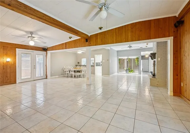 Photo 3 of Single family home for sale at 69 Derbes Dr, Gretna, LA 70053 | MLS# 2571912 | Listing updated on 2026-09-28