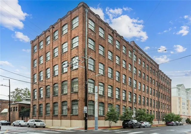 Listing Photo 4 - Condo for sale in building located at 1107 S Peters St, New Orleans, LA 70130 - Unit #508