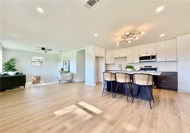 Photo 1 of Single family home for sale at 913 Kent Ave, Metairie, LA 70001 | MLS# 2572014 | Listing updated on 2026-09-10