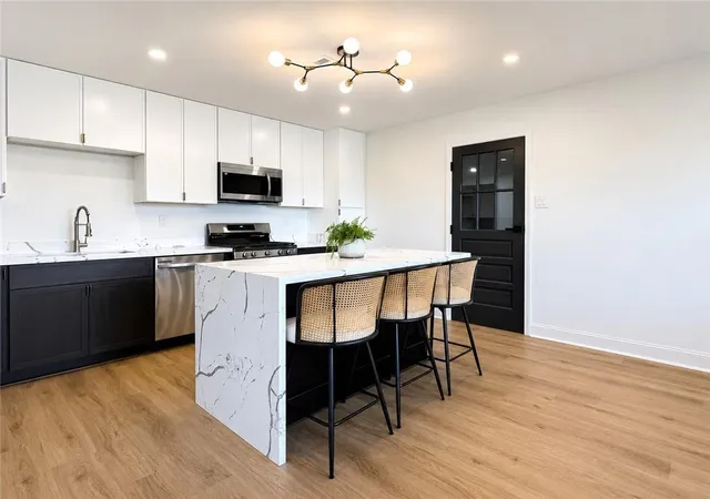 Photo 2 of Single family home for sale at 913 Kent Ave, Metairie, LA 70001 | MLS# 2572014 | Listing updated on 2026-09-10
