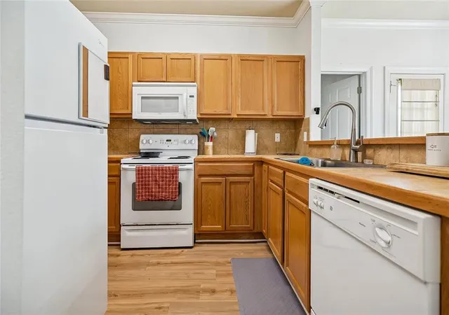 Photo 3 of Sale Pending at 1741 Brightside Dr #F7, Baton Rouge, LA 70820 | MLS# 2571804 | Listing updated on 2026-09-28