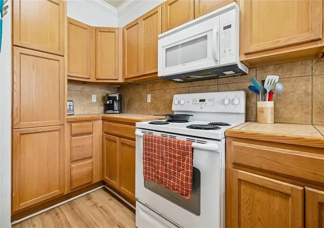 Photo 4 of Sale Pending at 1741 Brightside Dr #F7, Baton Rouge, LA 70820 | MLS# 2571804 | Listing updated on 2026-09-28