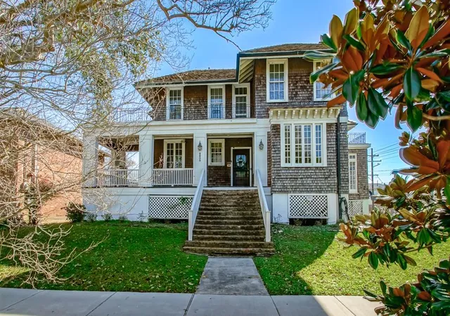 Photo 1 of Single family home for sale at 6803 W End Blvd, New Orleans, LA 70124 | MLS# 2571908 | Listing updated on 2026-09-09