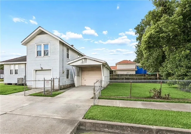Photo 3 of Sale Pending at 605 Hancock St, Gretna, LA 70053 | MLS# 2571566 | Listing updated on 2026-09-25