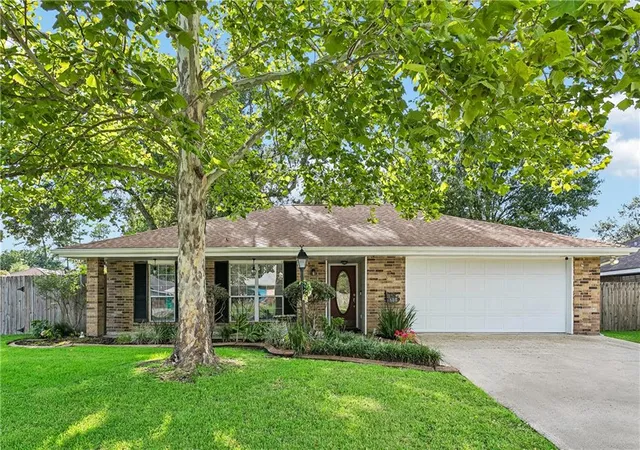 Photo 1 of Single family home for sale at 132 Everest Dr, Slidell, LA 70458 | MLS# 2571583 | Listing updated on 2026-09-15