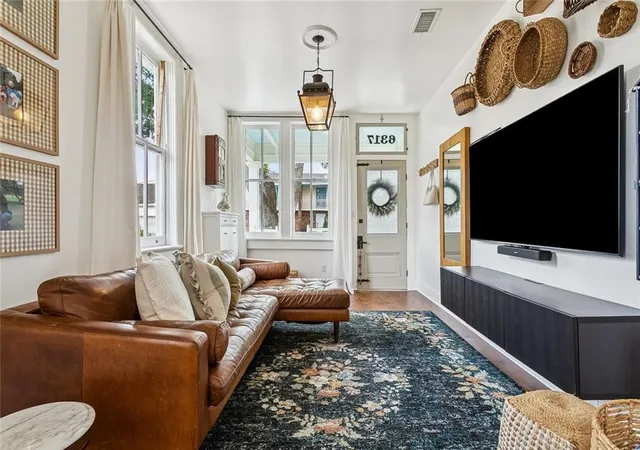 Photo 3 of Single family home for sale at 6317 York St, New Orleans, LA 70125 | MLS# 2571868 | Listing updated on 2026-09-21
