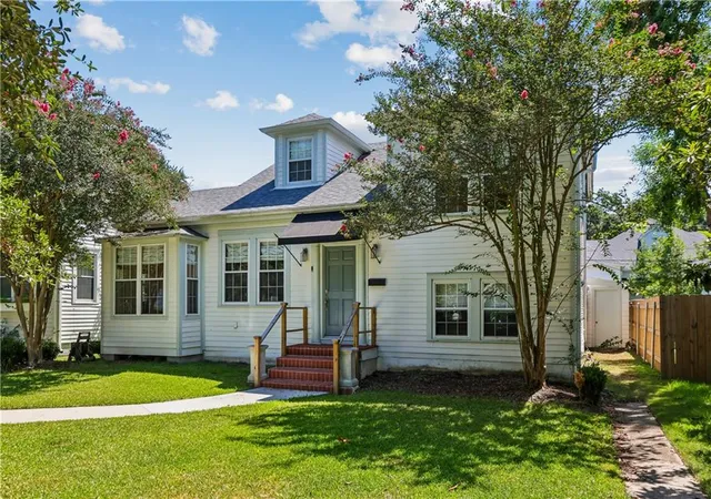 Photo 1 of Single family home for sale at 5843 Vicksburg St, New Orleans, LA 70124 | MLS# 2571011 | Listing updated on 2026-10-04