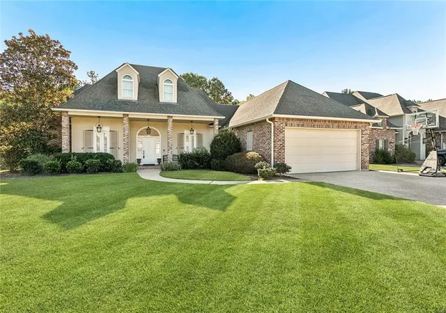 Photo 1 of Single family home for sale at 648 Silverthorne Ln, Covington, LA 70433 | MLS# 2568477 | Listing updated on 2026-10-02