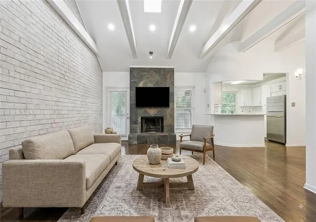 Photo 2 of Townhouse for sale at 836 Old Metairie Dr, Metairie, LA 70001 | MLS# 2571812 | Listing updated on 2026-09-29