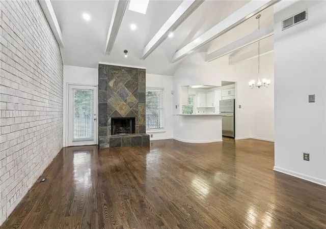 Photo 3 of Townhouse for sale at 836 Old Metairie Dr, Metairie, LA 70001 | MLS# 2571812 | Listing updated on 2026-09-29