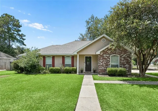 Photo 1 of Sale Pending at 70081 10th Street, Covington, LA 70435 | MLS# 2571771 | Listing updated on 2026-09-30