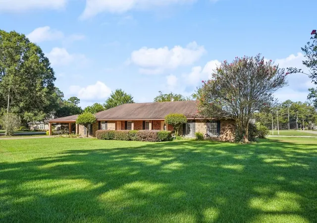 Photo 2 of Single family home for sale at 807 Courtney Dr, Amite, LA 70422 | MLS# 2571437 | Listing updated on 2026-09-17