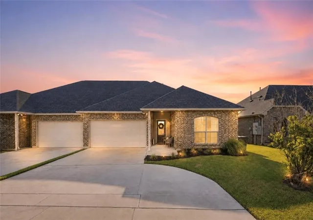 Photo 2 of Townhouse for sale at 42046 Thompson Dr #A, Hammond, LA 70403 | MLS# 2572151 | Listing updated on 2026-09-21
