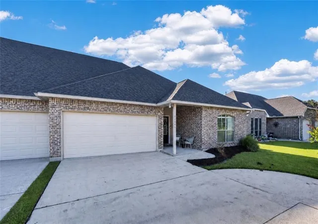 Photo 3 of Townhouse for sale at 42046 Thompson Dr #A, Hammond, LA 70403 | MLS# 2572151 | Listing updated on 2026-09-21