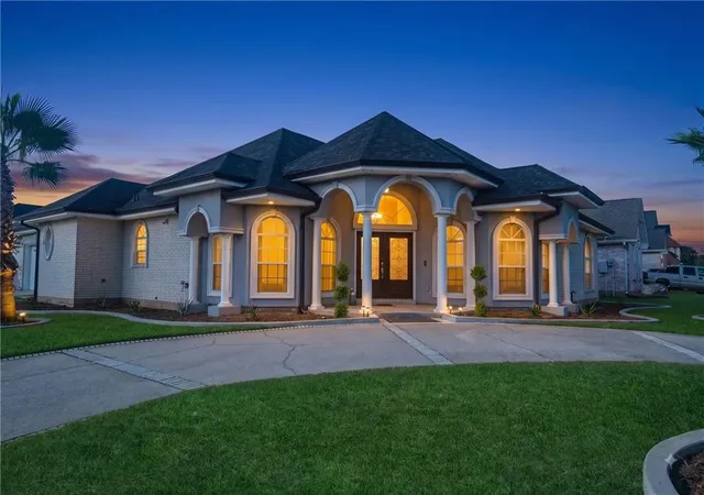 Photo 1 of Single family home for sale at 11412 Longview Dr, New Orleans, LA 70128 | MLS# 2571964 | Listing updated on 2026-08-31
