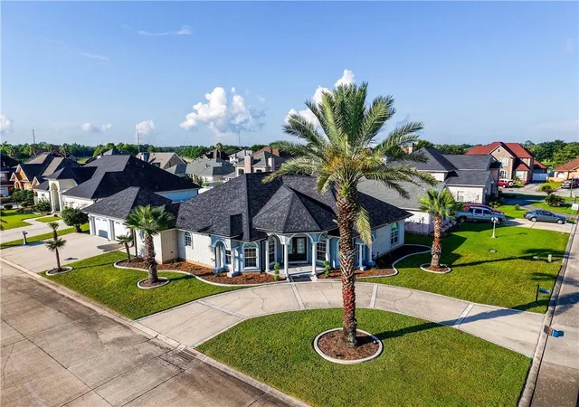 Photo 3 of Single family home for sale at 11412 Longview Dr, New Orleans, LA 70128 | MLS# 2571964 | Listing updated on 2026-08-31