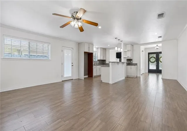 Photo 3 of Single family home for sale at 5037 Loveland St, Metairie, LA 70006 | MLS# 2572220 | Listing updated on 2026-10-06