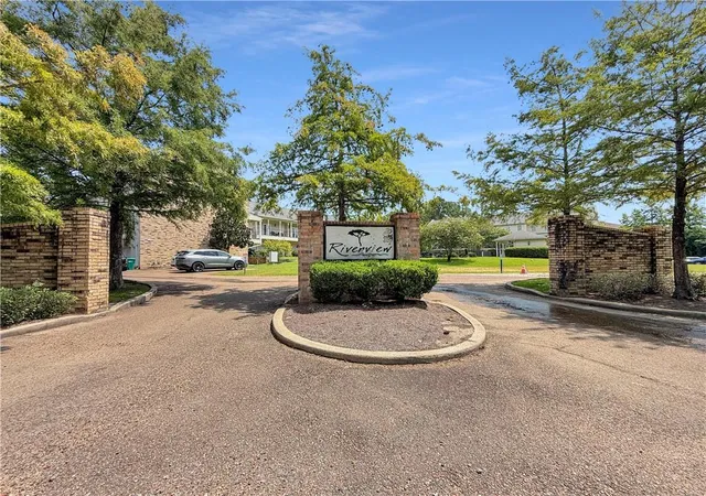 Photo 2 of Townhouse for sale at 19336 Riverview Ct #540, Covington, LA 70433 | MLS# 2571677 | Listing updated on 2026-09-22