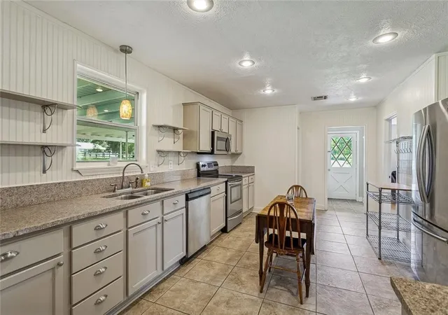 Photo 3 of Single family home for sale at 77602 Highway 21, Covington, LA 70435 | MLS# 2572089 | Listing updated on 2026-09-17