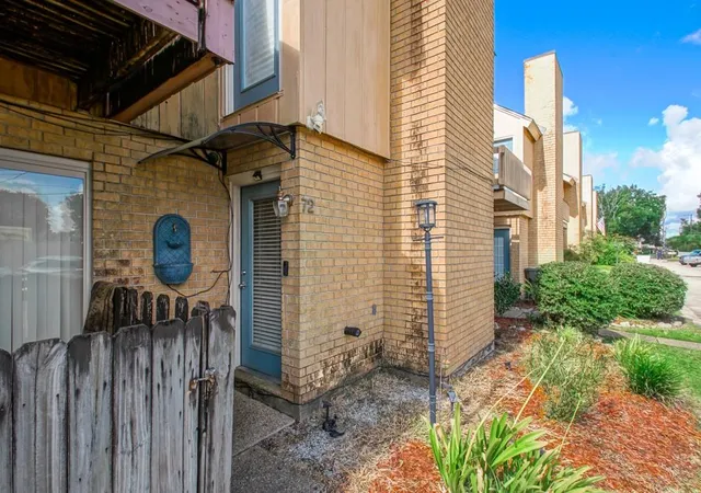 Townhouse for sale at 72 Ormond Pl, Destrehan, LA 70047 | MLS# 2572170