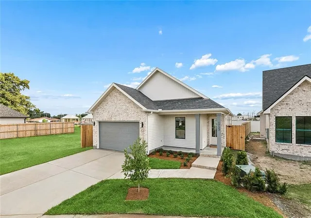 Photo 1 of Single family home for sale at 1733 Vegas Dr, Metairie, LA 70003 | MLS# 2572277 | Listing updated on 2026-09-23
