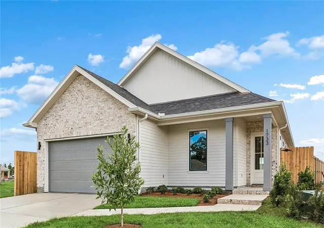 Photo 2 of Single family home for sale at 1733 Vegas Dr, Metairie, LA 70003 | MLS# 2572277 | Listing updated on 2026-09-23