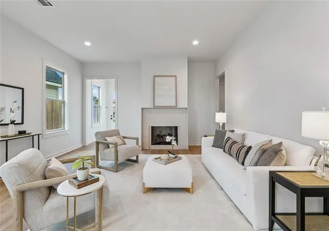 Photo 3 of Single family home for sale at 1733 Vegas Dr, Metairie, LA 70003 | MLS# 2572277 | Listing updated on 2026-09-23