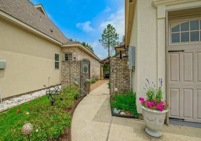 Photo 3 of Single family home for sale at 128 St Calais Pl, Madisonville, LA 70447 | MLS# 2572165 | Listing updated on 2026-09-19