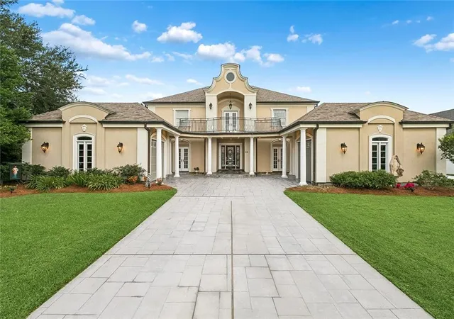 Photo 2 of Sale Pending at 33 Chateau Mouton Dr, Kenner, LA 70065 | MLS# 2571039 | Listing updated on 2026-09-17