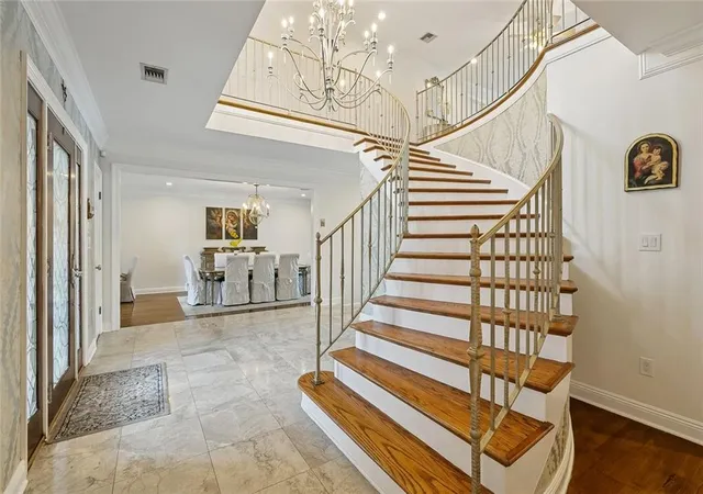 Photo 3 of Sale Pending at 33 Chateau Mouton Dr, Kenner, LA 70065 | MLS# 2571039 | Listing updated on 2026-09-17