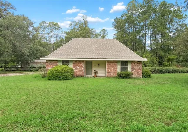 Photo 1 of Single family home for sale at 23505 Harris Ct, Abita Springs, LA 70420 | MLS# 2569374 | Listing updated on 2026-09-19