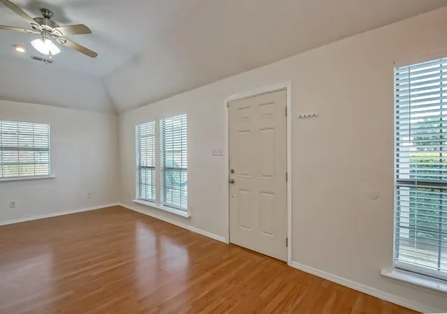 Photo 3 of Single family home for sale at 140 Chatelain Ct, New Orleans, LA 70128 | MLS# 2571999 | Listing updated on 2026-09-20
