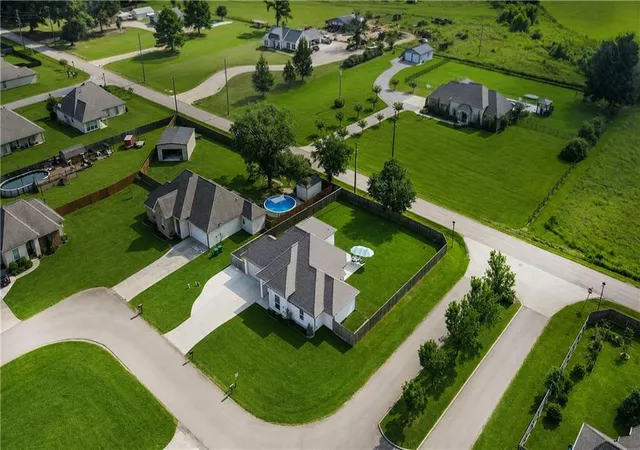 Photo 3 of Single family home for sale at 11008 Audubon Dr, Hammond, LA 70403 | MLS# 2571975 | Listing updated on 2026-10-06