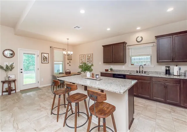 Photo 4 of Single family home for sale at 42092 Dothan Pl, Ponchatoula, LA 70454 | MLS# 2571427 | Listing updated on 2026-10-06