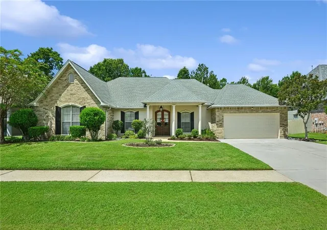 Photo 1 of Single family home for sale at 416 Southdown Loop, Covington, LA 70433 | MLS# 2570643 | Listing updated on 2026-09-23