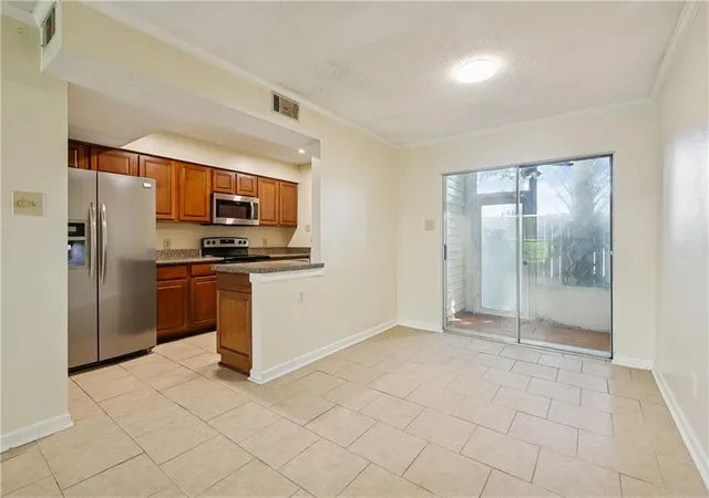 Listing Photo 5 - Condo for sale in building located at 1012th St Julien Dr, Kenner, LA 70065 - Unit #A3#28
