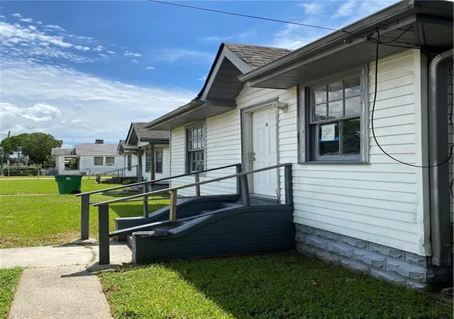 Photo 3 of Multi family home for sale at 444 Pailet St, Harvey, LA 70058 | MLS# 2572415 | Listing updated on 2026-09-09