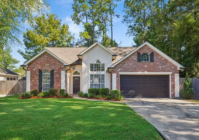Photo 1 of Single family home for sale at 253 Woodcrest Dr, Covington, LA 70433 | MLS# 2572405 | Listing updated on 2026-09-21