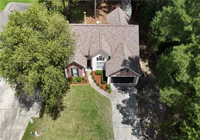 Photo 3 of Single family home for sale at 253 Woodcrest Dr, Covington, LA 70433 | MLS# 2572405 | Listing updated on 2026-09-21