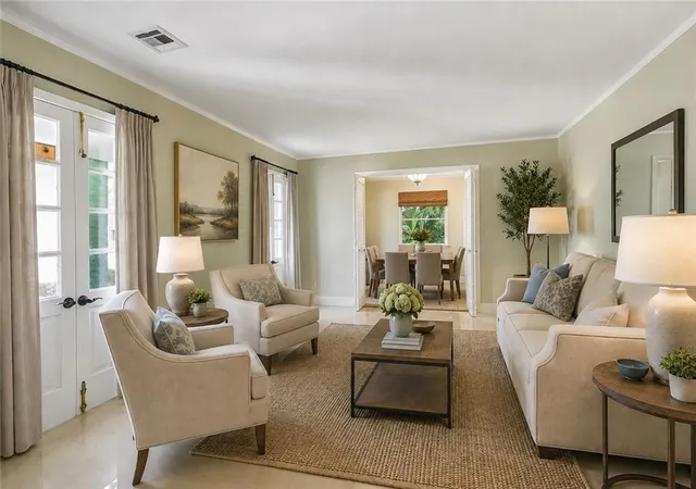 Photo 3 of Single family home for sale at 4400 Elmwood Pkwy, Metairie, LA 70003 | MLS# 2572556 | Listing updated on 2026-10-07