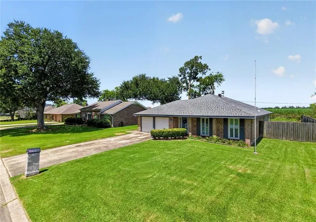 Photo 2 of Sale Pending at 15 Windsor St, La Place, LA 70068 | MLS# 2572227 | Listing updated on 2026-09-12