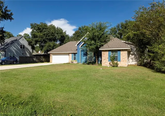 Photo 3 of Single family home for sale at 61364 Magnolia Dr, Lacombe, LA 70445 | MLS# 2569680 | Listing updated on 2026-09-12